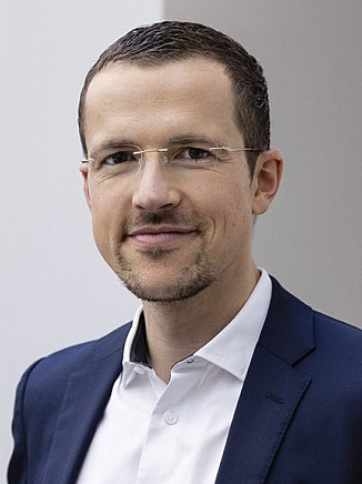 Dr. Daniel Drummer 